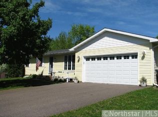 516 Cedar Dr N, Hudson, WI 54016