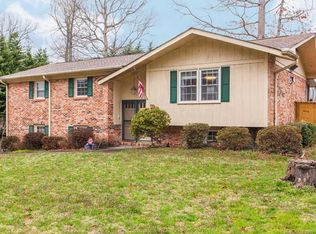 119 Anthony Dr, East Flat Rock, NC 28726