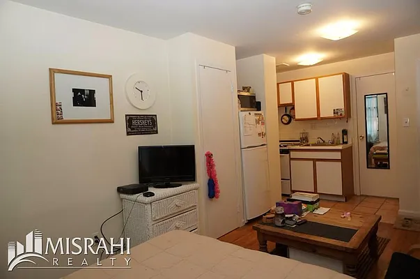 Rented by J Misrahi Realty Corp | media 4