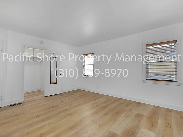 533 N. Windsor Blvd — Photo 13