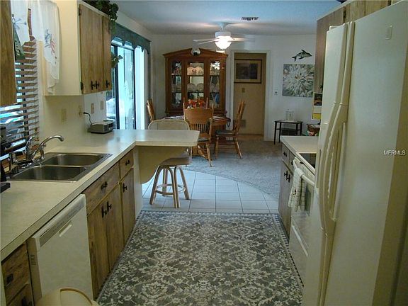5th image of 1453 Crest Dr