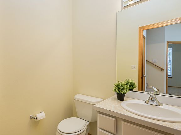 5th image of 3911 Dogwood Pl