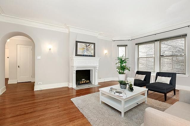 1st image of 2728 N Pine Grove Ave #1W