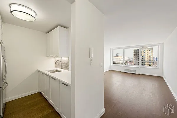 Rented by Halstead Real Estate | media 14