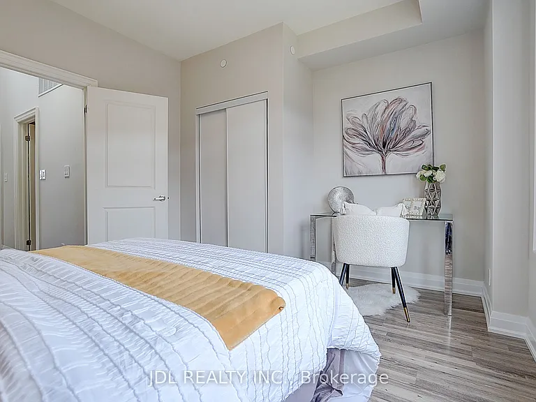 370 Red Maple Rd #D-119 — Photo 39