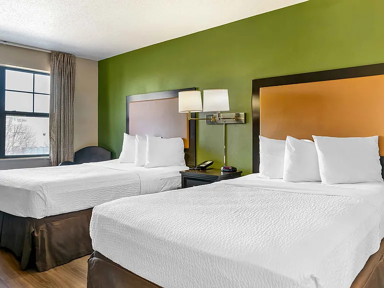 Studio Suite - 2 Full Beds