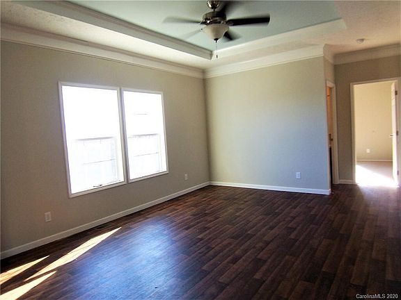 4th image of 118 Alder Dr