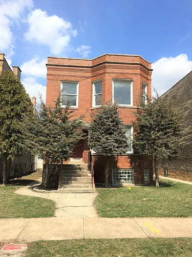 5242 W Hutchinson St Photo 1