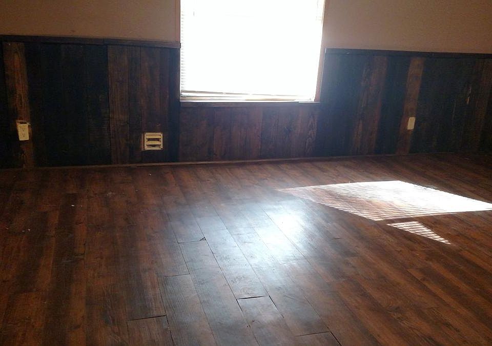 1st image of 225 Green Hills Ln