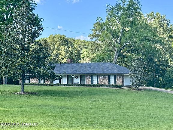 2nd image of 11 Pond Meadow Rd