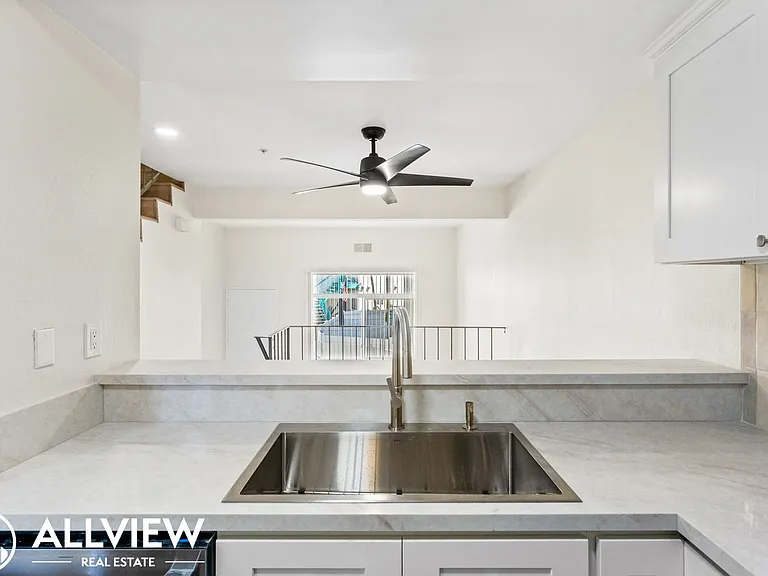 2418 Huntington Street — Photo 13