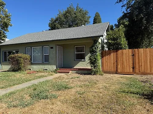 210 Pine St Photo 1