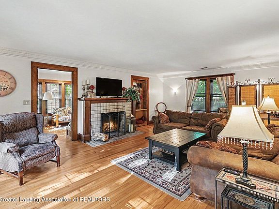 2nd image of 416 Carey St