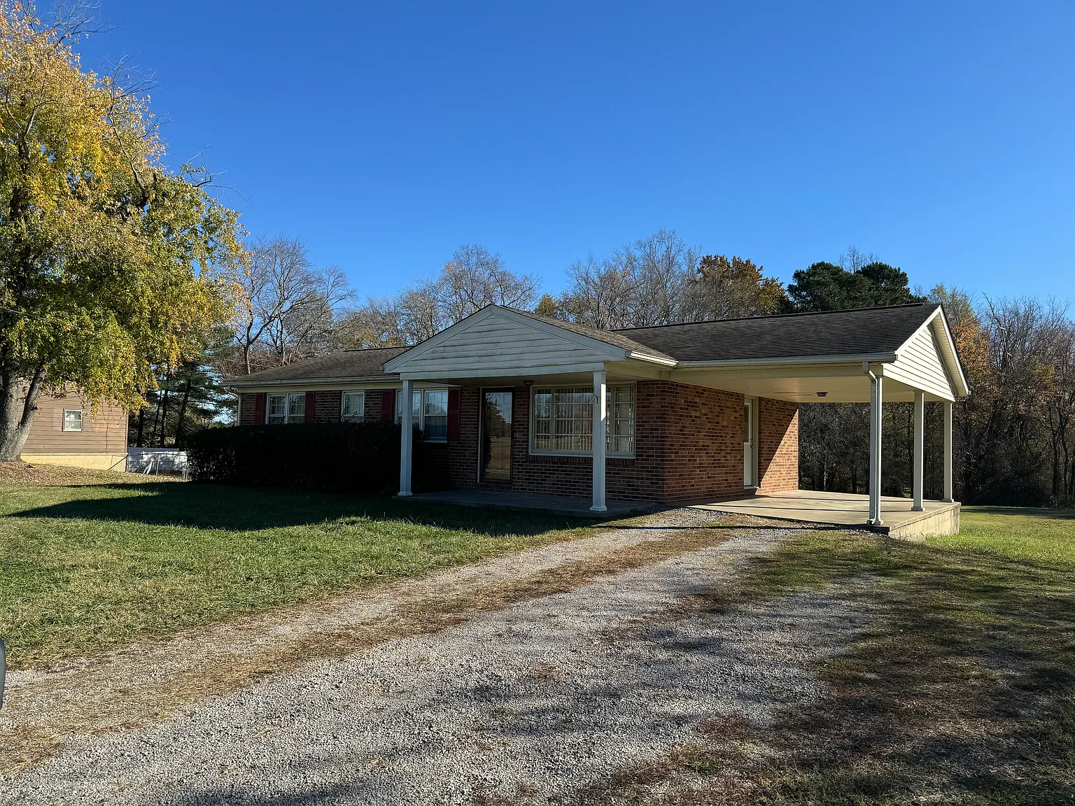 3 bed, 1.5 bath, 1100 sqft, $1,700 — Photo 2