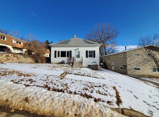 1120 11th St NW, Minot, ND 58703