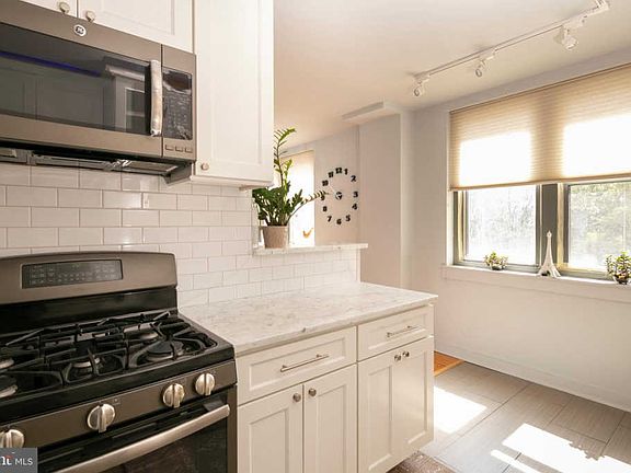 3rd image of 2601 Pennsylvania Ave APT 221