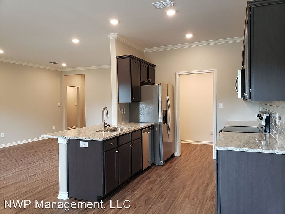 1st image of 4300 Huntingtower Dr Unit 701