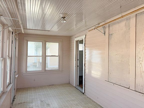 5th image of 1708 Laurel St