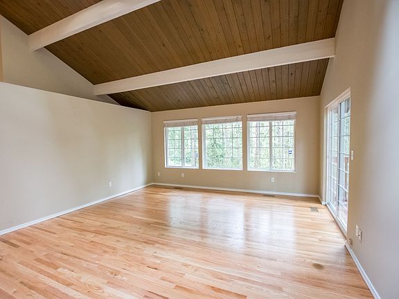 3rd image of 24116 SE 32nd St