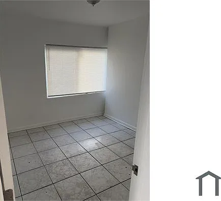 1405 NW 5th Ct — Photo 3