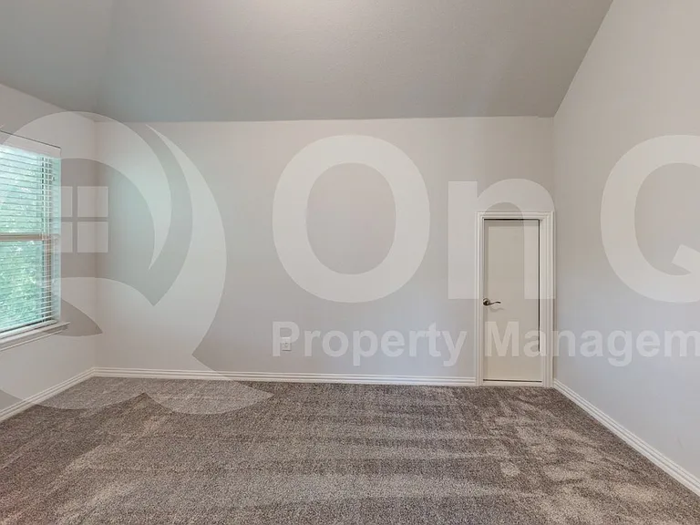 13591 Vineyard Ln — Photo 21
