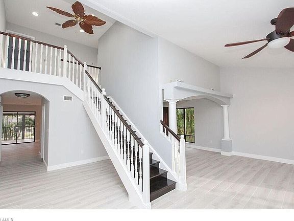 4th image of 27109 Holly Ln