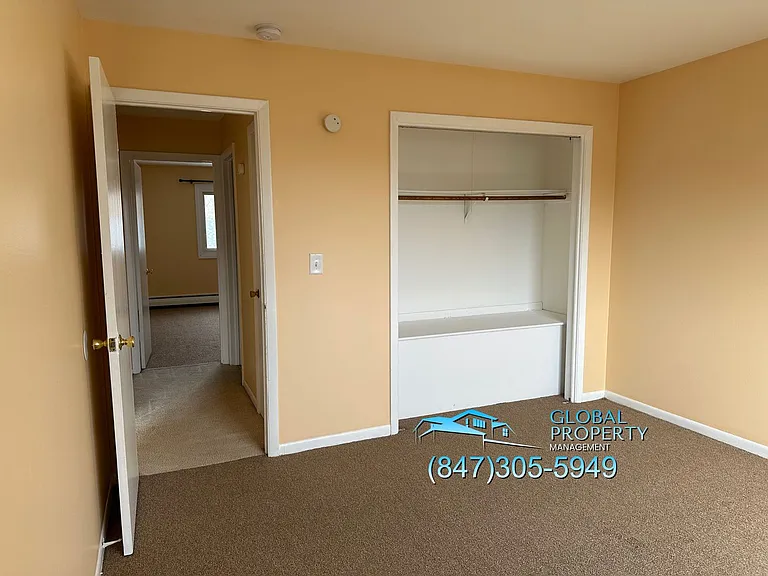 260 E Grand Ave — Photo 21