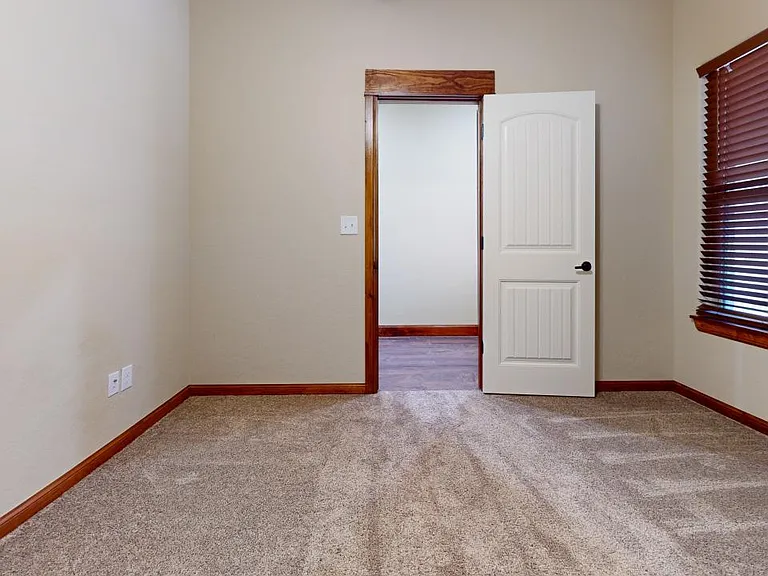 12832 Sierra Ln — Photo 14