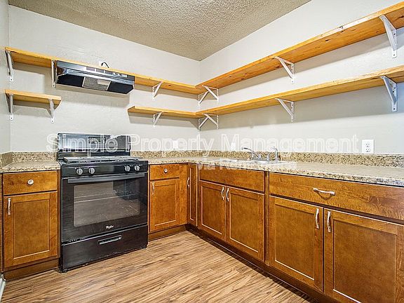 4th image of 4712 SE 23rd St