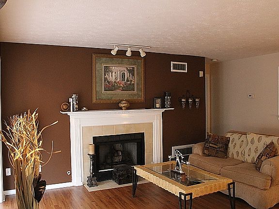 4th image of 1103 Berkeley Woods Dr