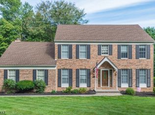 4 Turnburry Rd, Washington, NJ 07882