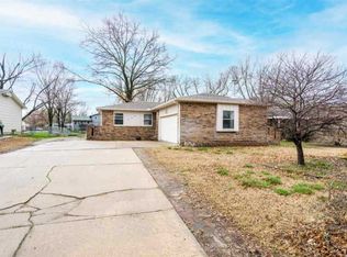 121 W Bernice Marie St, Mulvane, KS 67110