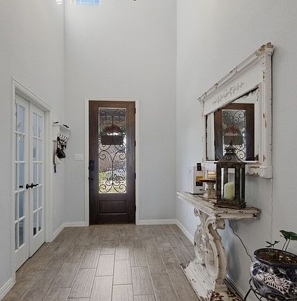 3rd image of 464 Letara Ranch Rd