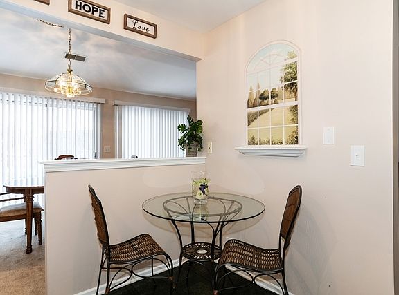 4th image of 62 Larch Ct