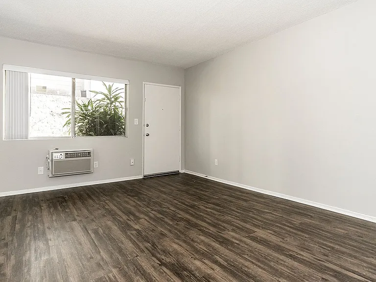 1268 Mariposa St — Photo 30