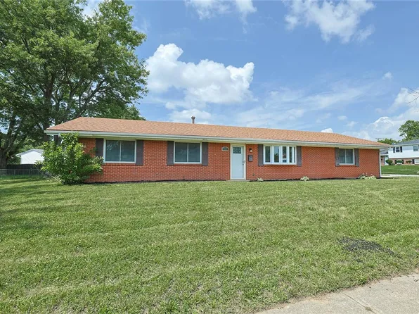 4505 College View Dr, Dayton, OH 45417