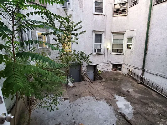 Rented by Bold New York | media 14