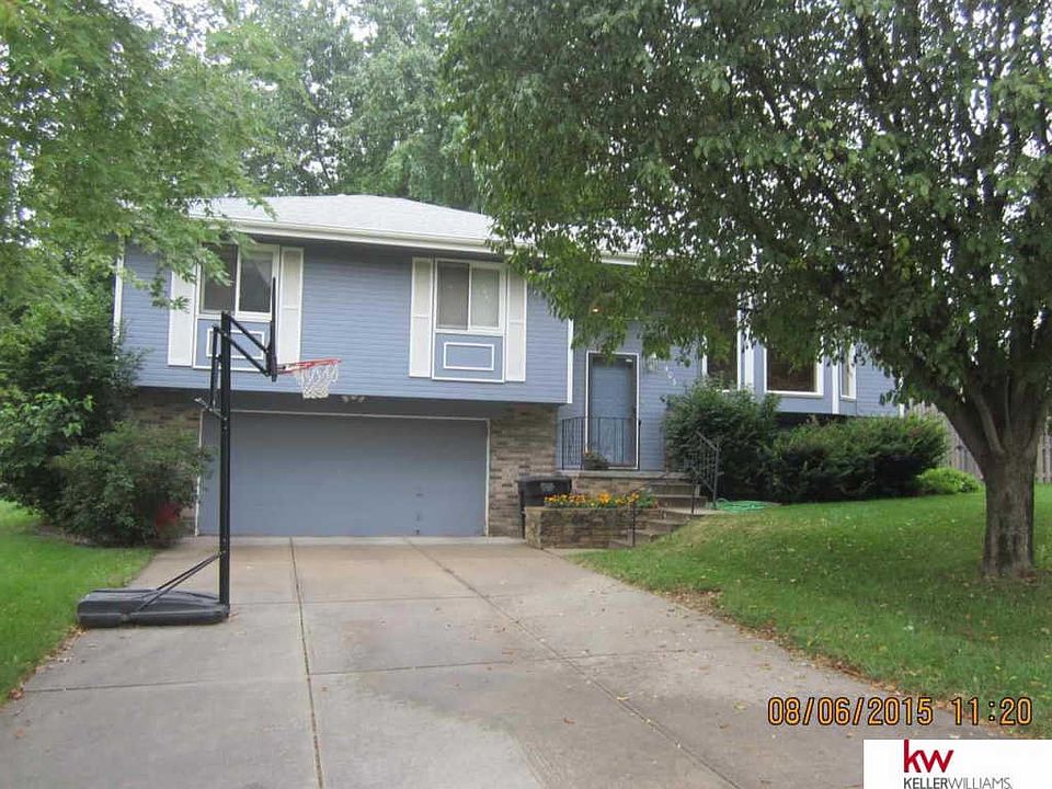 1st image of 403 Windsor Dr