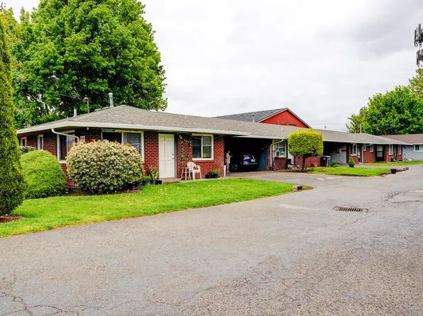 1049 SE Walnut St, Hillsboro, OR 97123