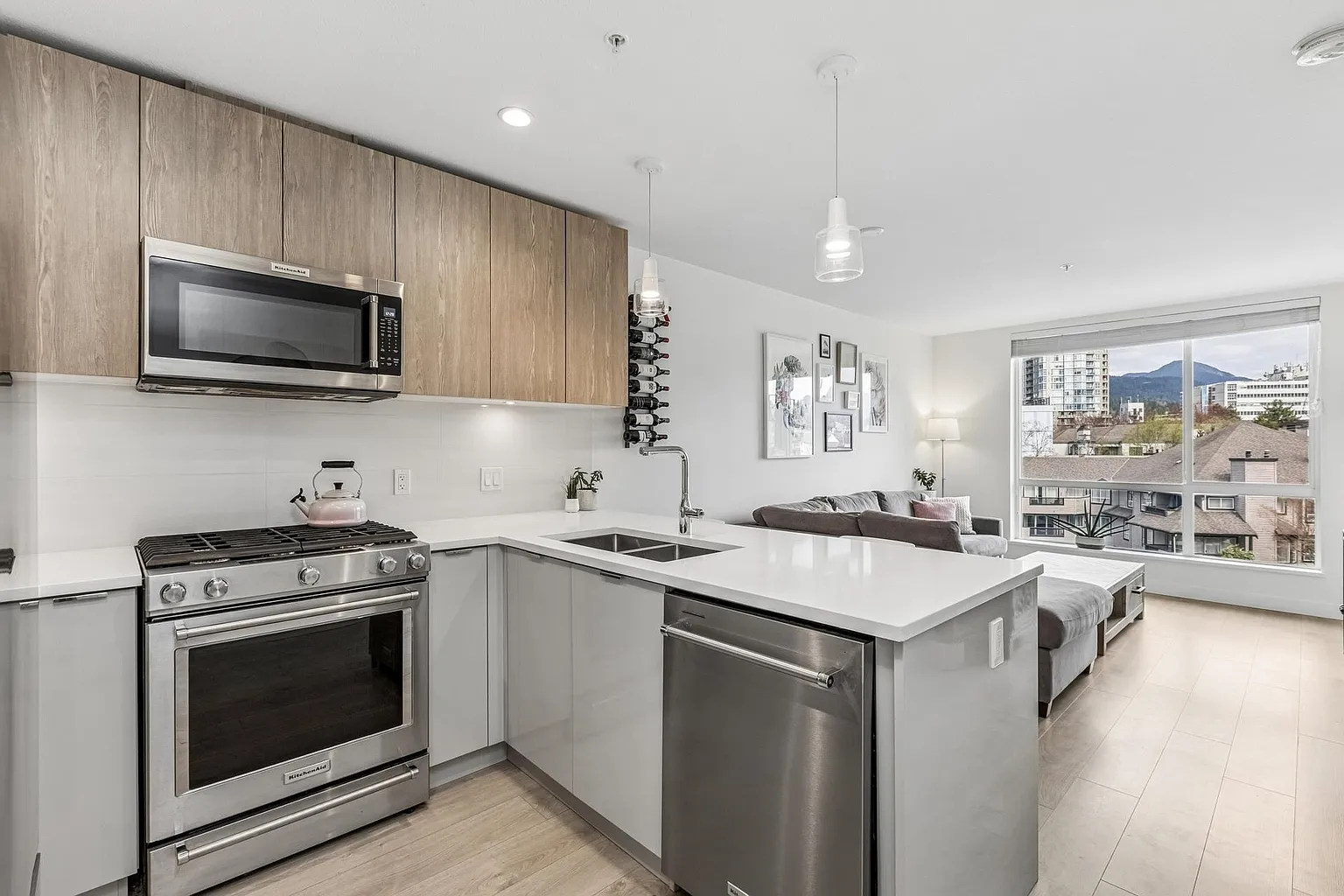 108 E 8th St #511 photo 1