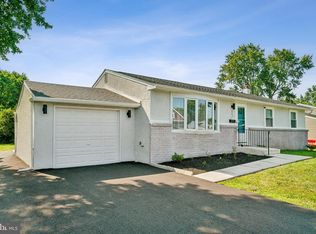 863 Roger Rd, Warminster, PA 18974