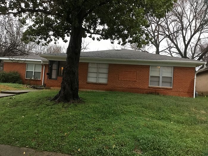1st image of 105 E Vilbig St
