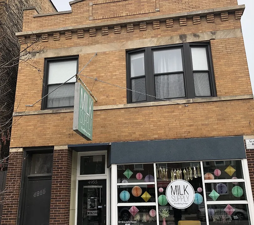 4955 N Damen Ave