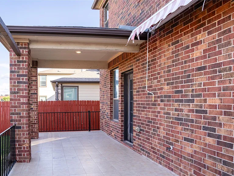 606 Screech Owl Dr — Photo 5