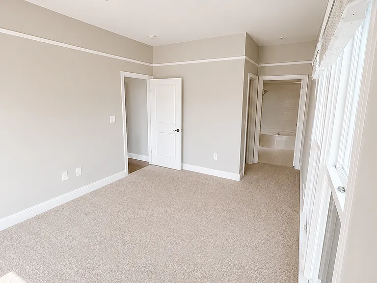 1015 Fatherland St #311 — Photo 6