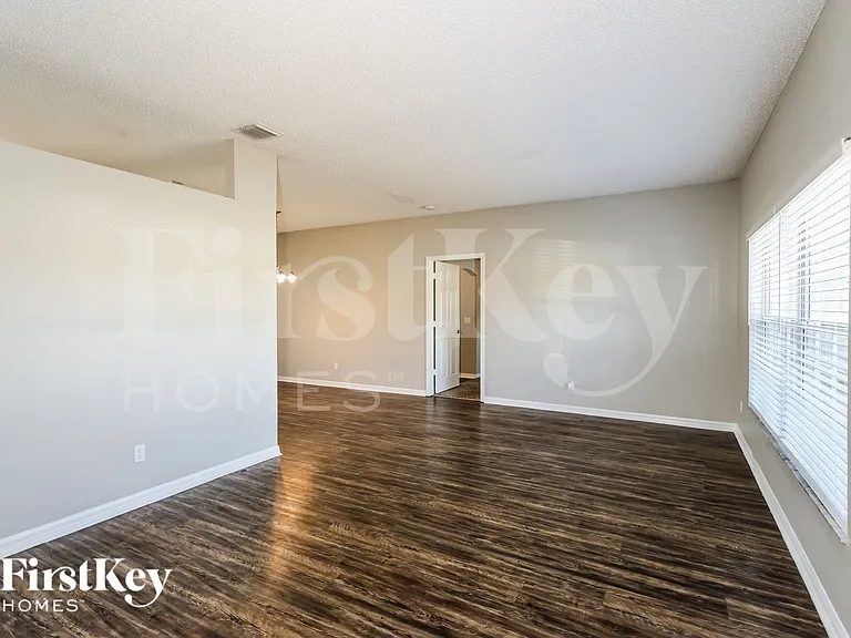 2242 Mantilla Ave SE — Photo 2