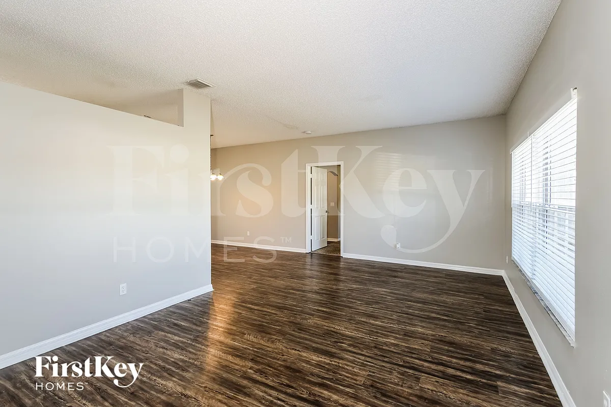 Building Photo - 2242 Mantilla Ave SE