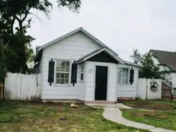 707 4th Ave, Canyon, TX 79015