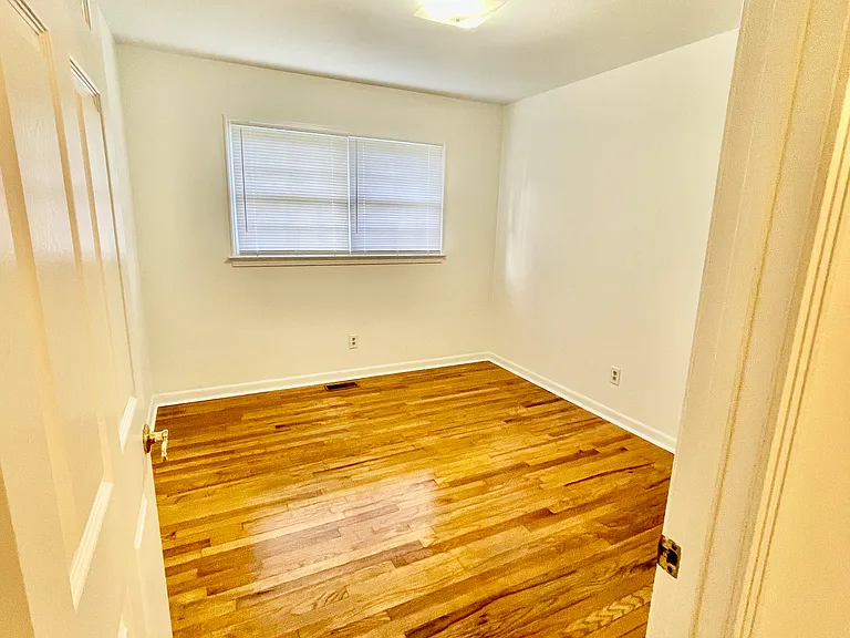 2401 Patterson St — Photo 5