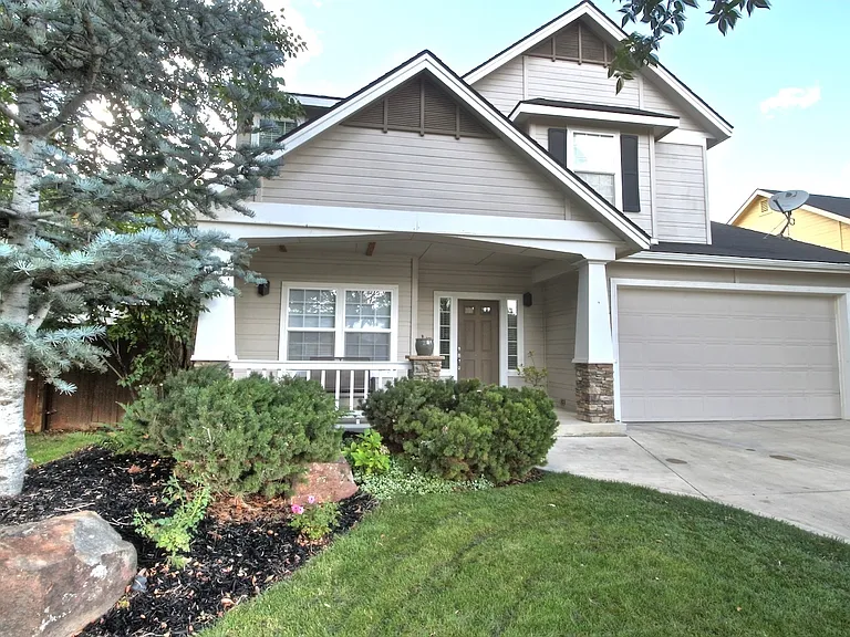 3757 N Quenzer Way — Photo 1